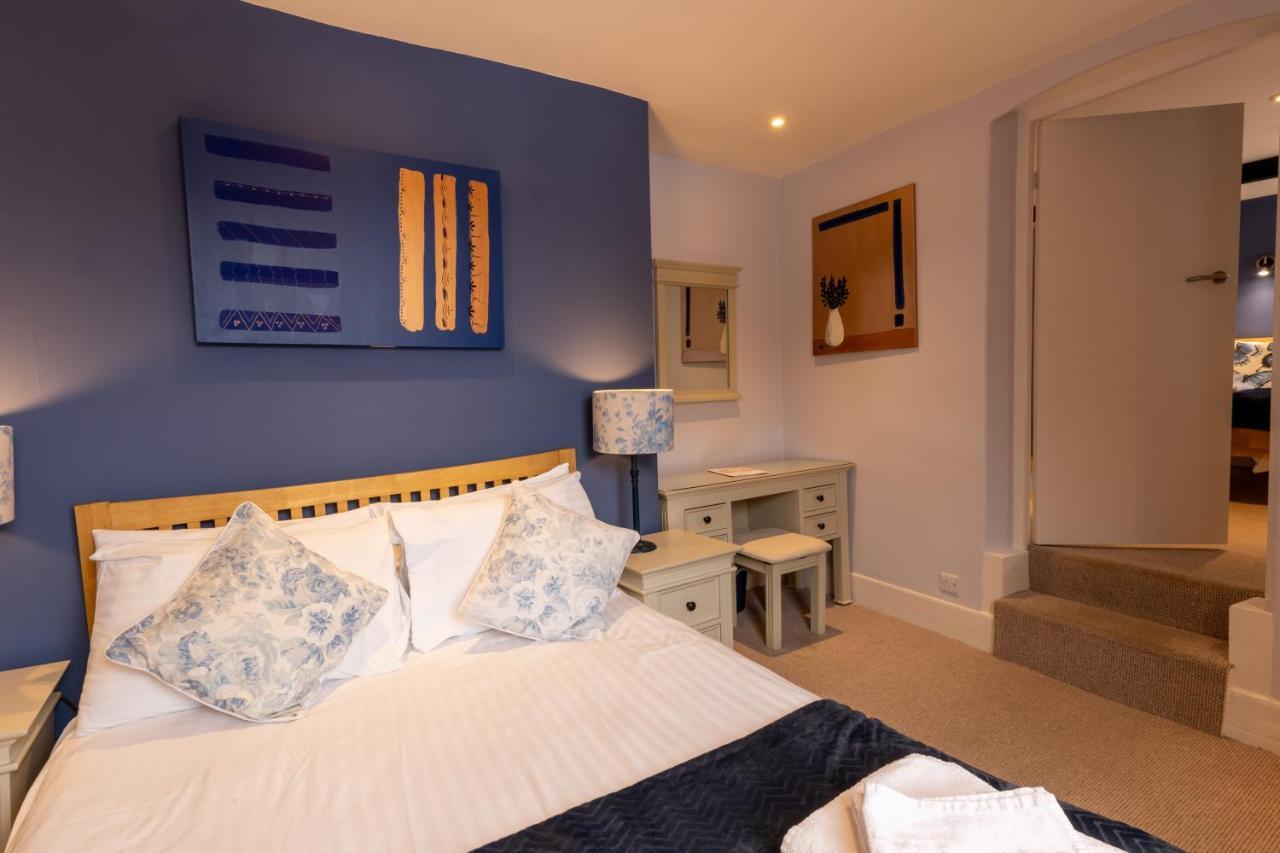 The Old Vicarage Hotel & Restaurant Bridgwater Esterno foto A bedroom at the hotel